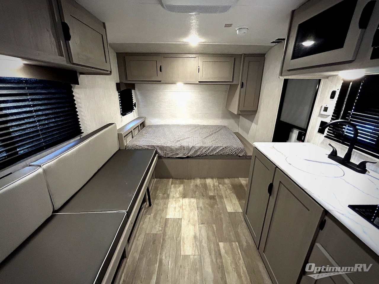 2025 Forest River Viking 4K Series 18BH Photo 5