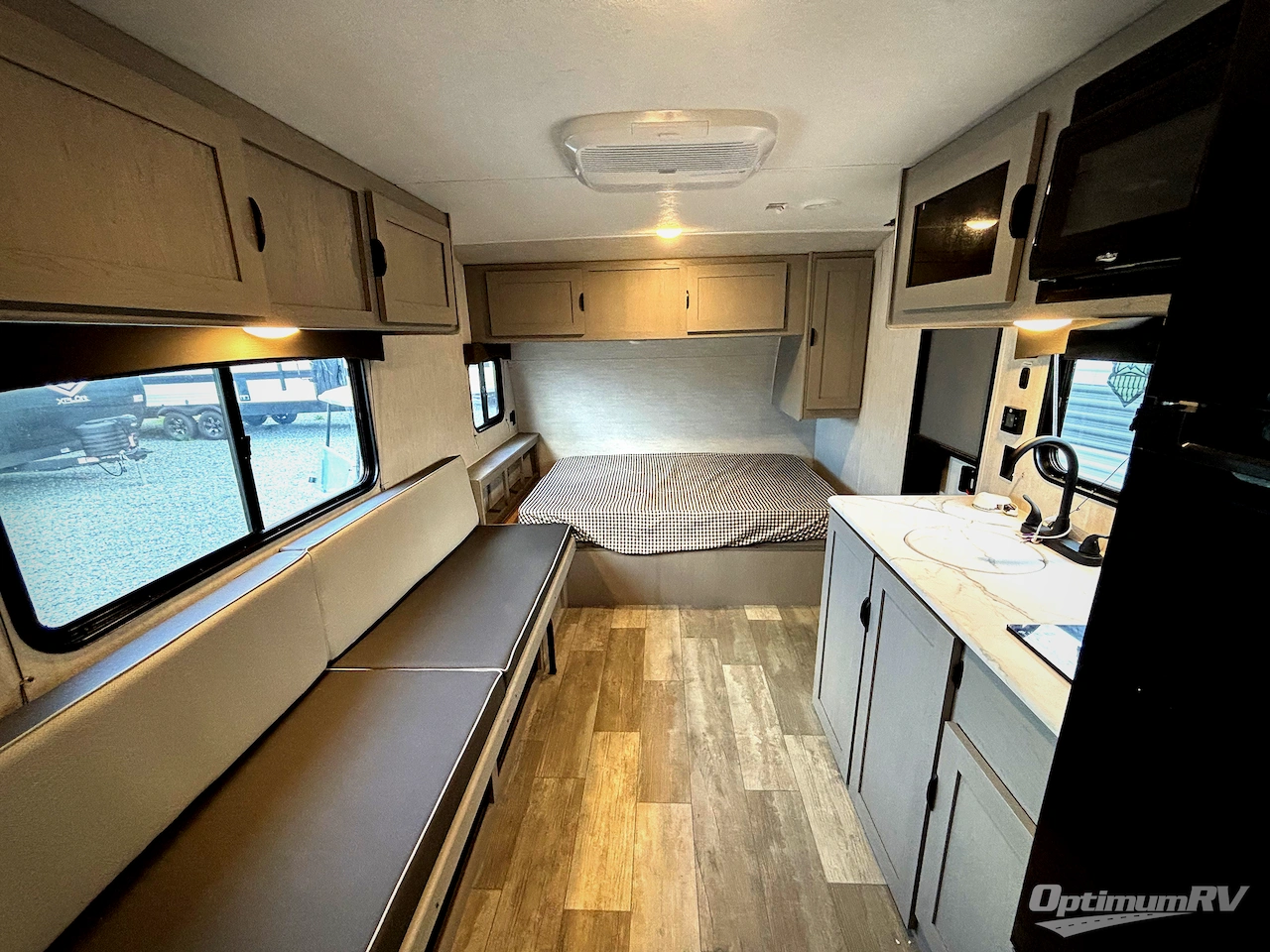 2025 Forest River Viking 4K Series 18BH Photo 8