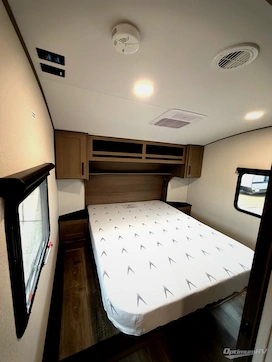 2027 Grand Design Reflection 100 Series 32BH RV Photo 4
