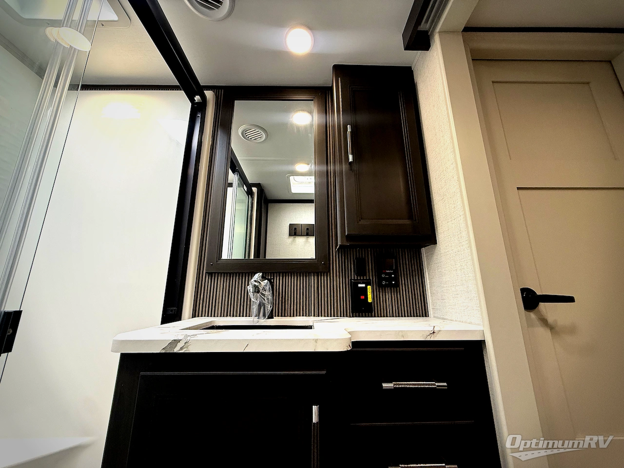 2026 Keystone Alpine Avalanche Edition 381DL Photo 8