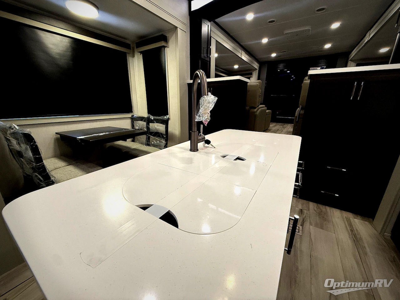 2026 Keystone Alpine Avalanche Edition 381DL Photo 17