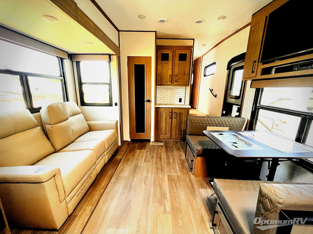 2025 KZ Durango Half-Ton 232MLD Photo 5