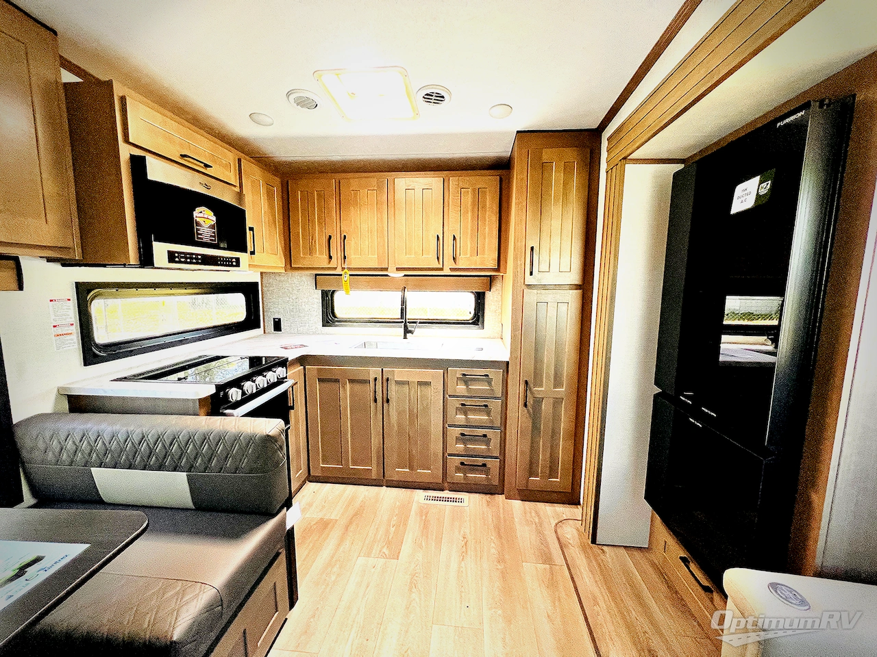 2025 KZ Durango Half-Ton 232MLD Photo 8