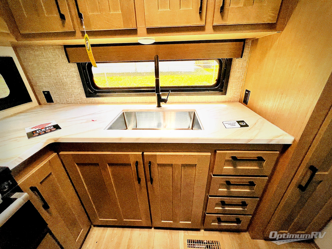 2025 KZ Durango Half-Ton 232MLD Photo 9