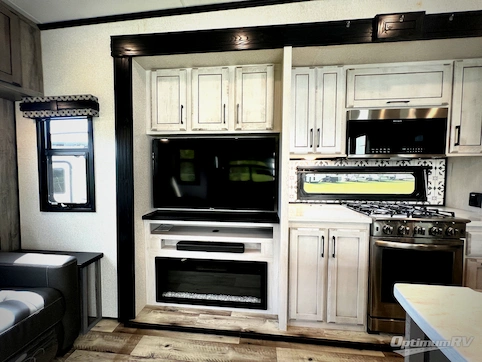2022 KZ Durango Gold G356RLQ RV Photo 2