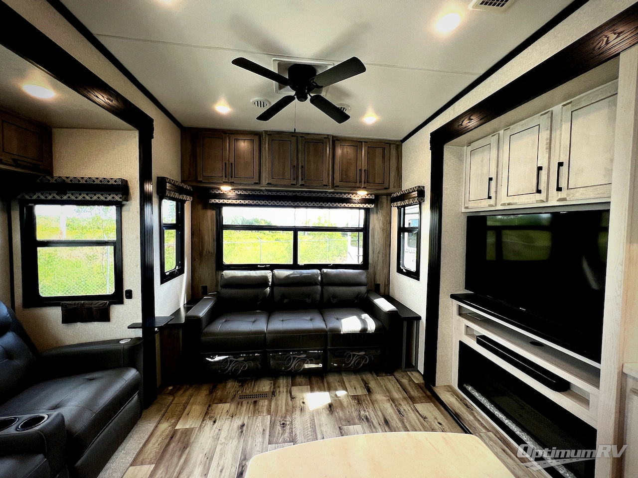 2022 KZ Durango Gold G356RLQ Photo 6