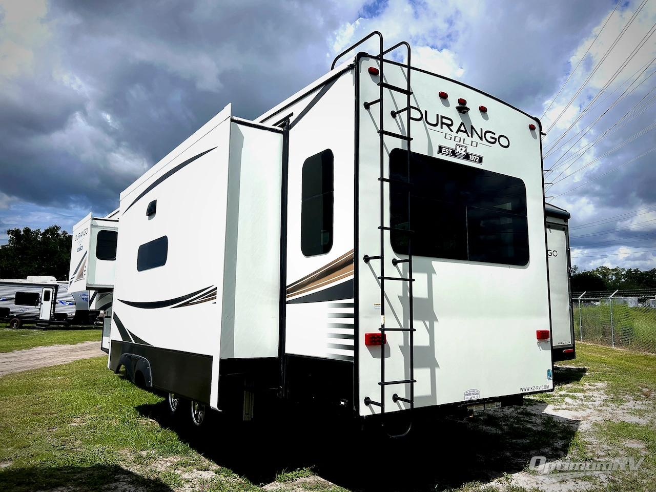 2022 KZ Durango Gold G356RLQ Photo 3