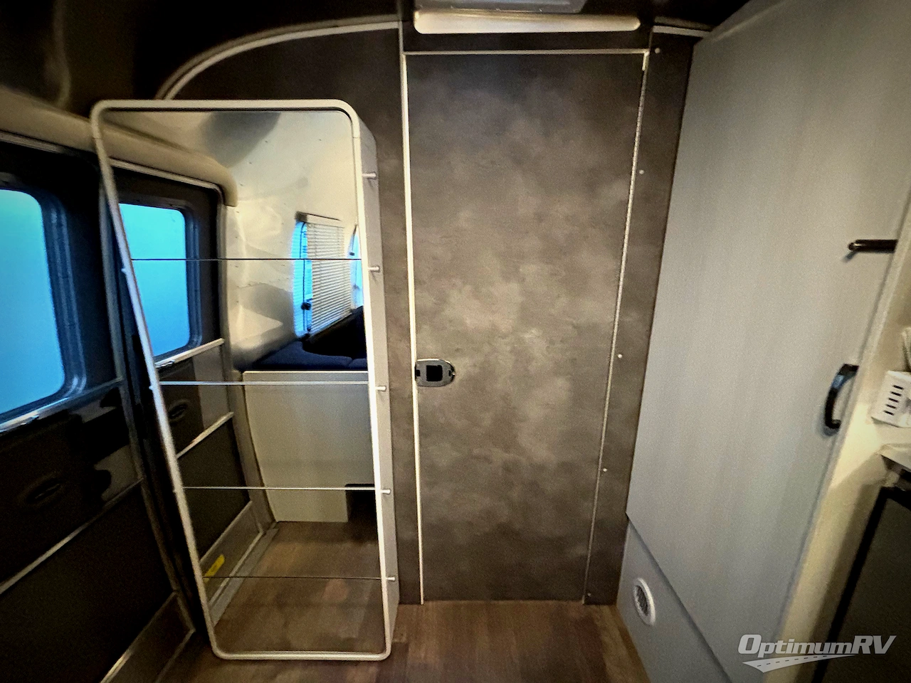 2021 Airstream Bambi 22FB Photo 11