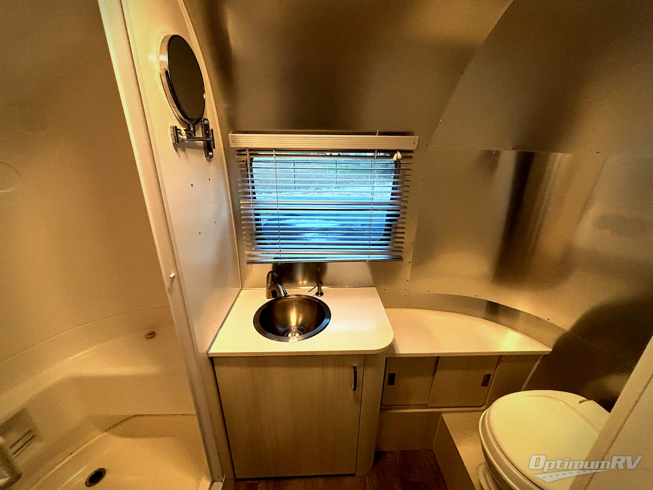 2021 Airstream Bambi 22FB Photo 12