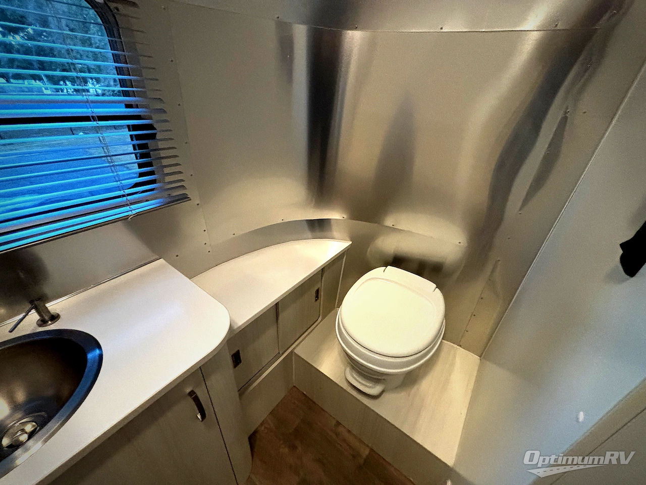 2021 Airstream Bambi 22FB Photo 13