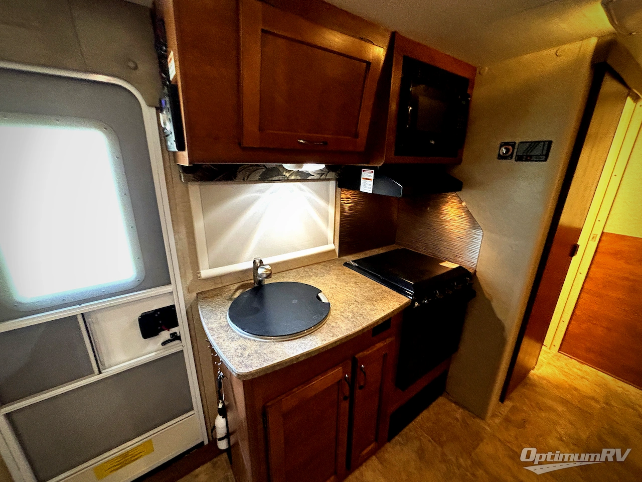 2016 Lance Lance Travel Trailers 1575 Photo 10