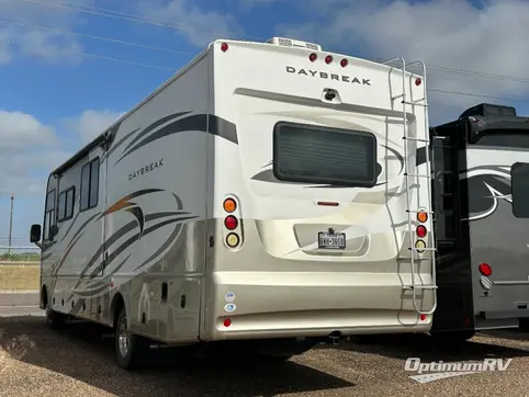 2013 Thor Daybreak 32HD RV Photo 2