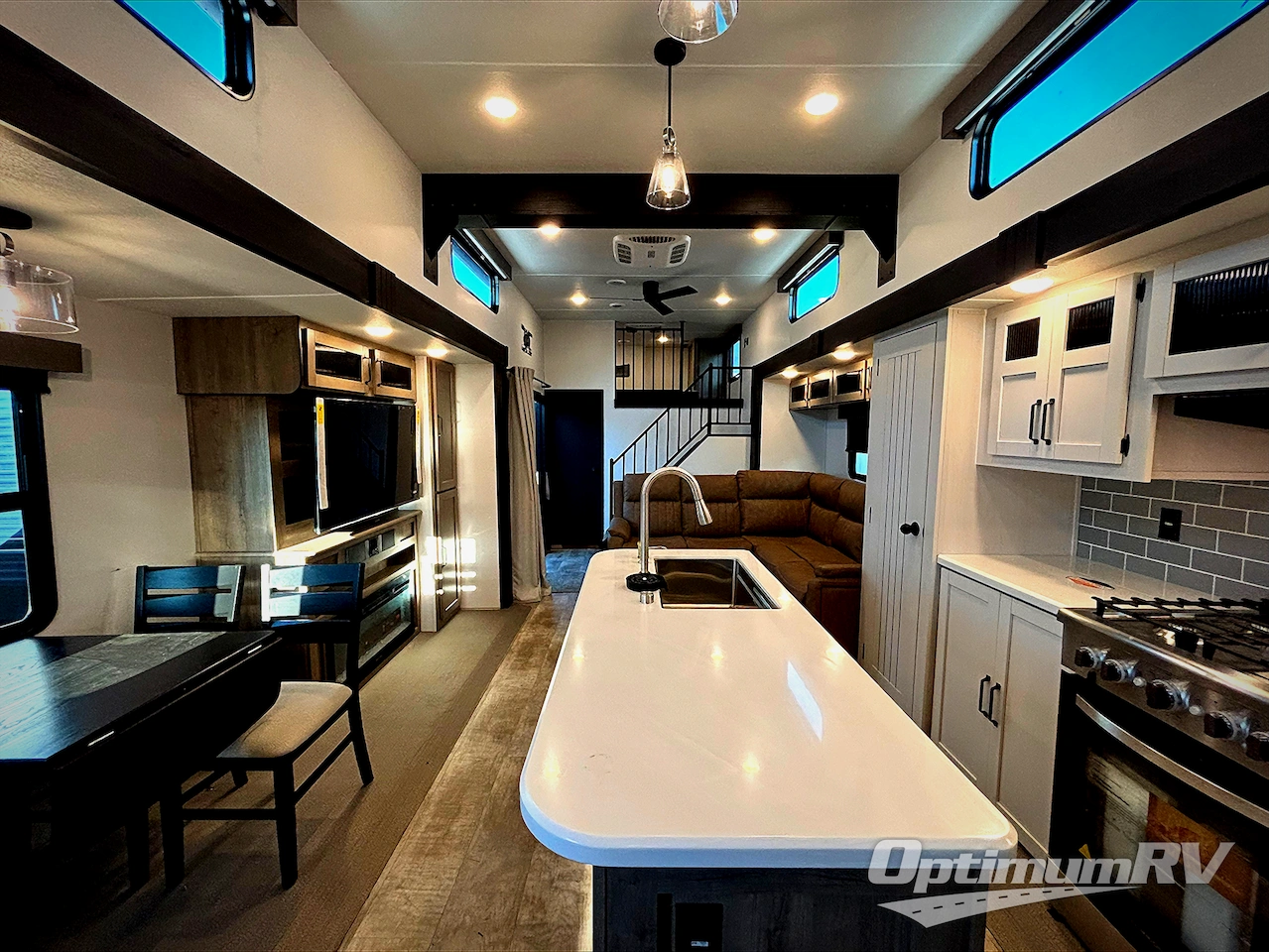 2026 Palomino Puma Destination 420LFT Photo 5