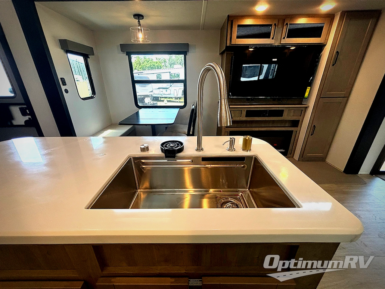2026 Palomino Puma Destination 420LFT Photo 14
