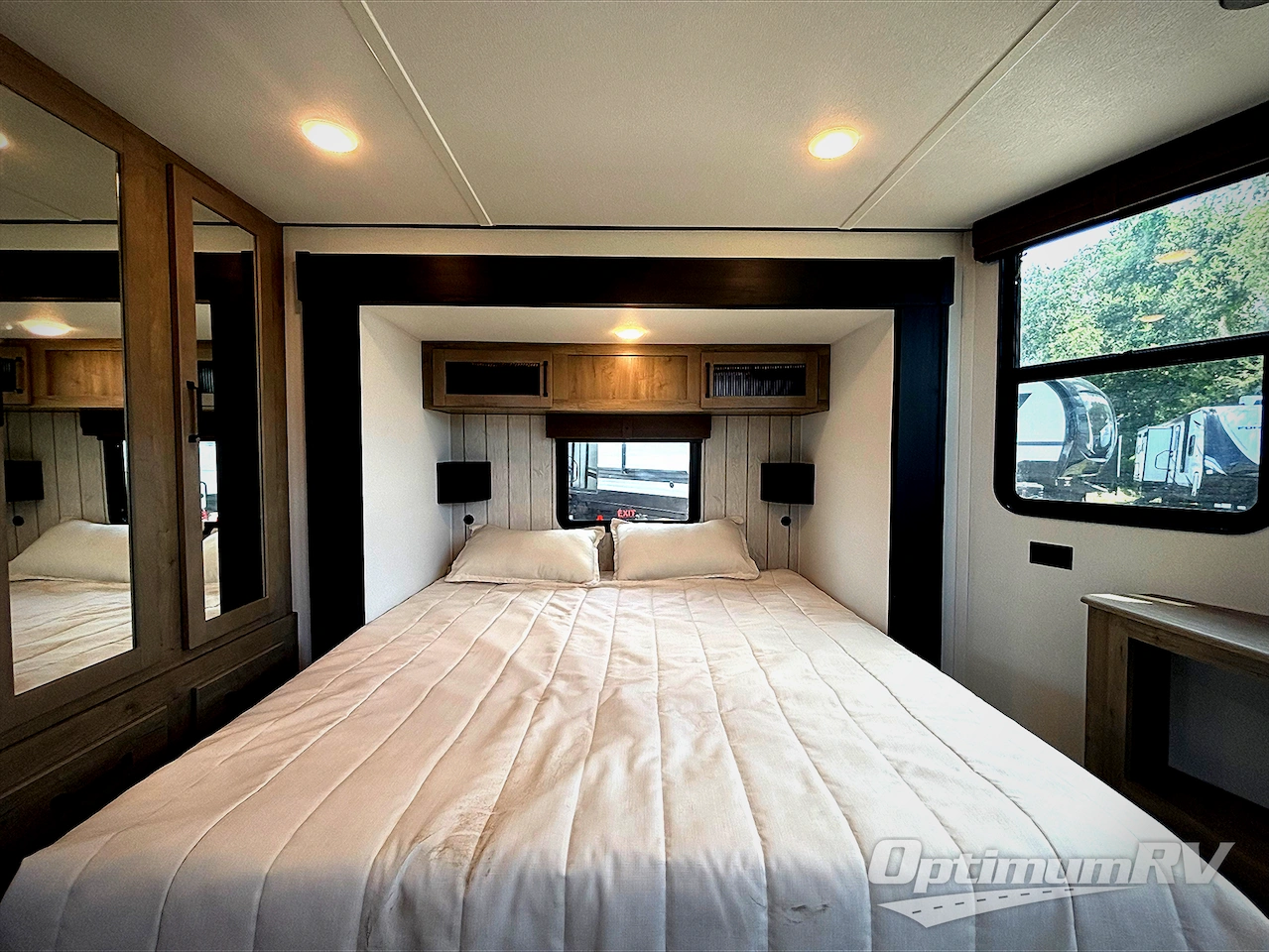 2026 Palomino Puma Destination 420LFT Photo 20