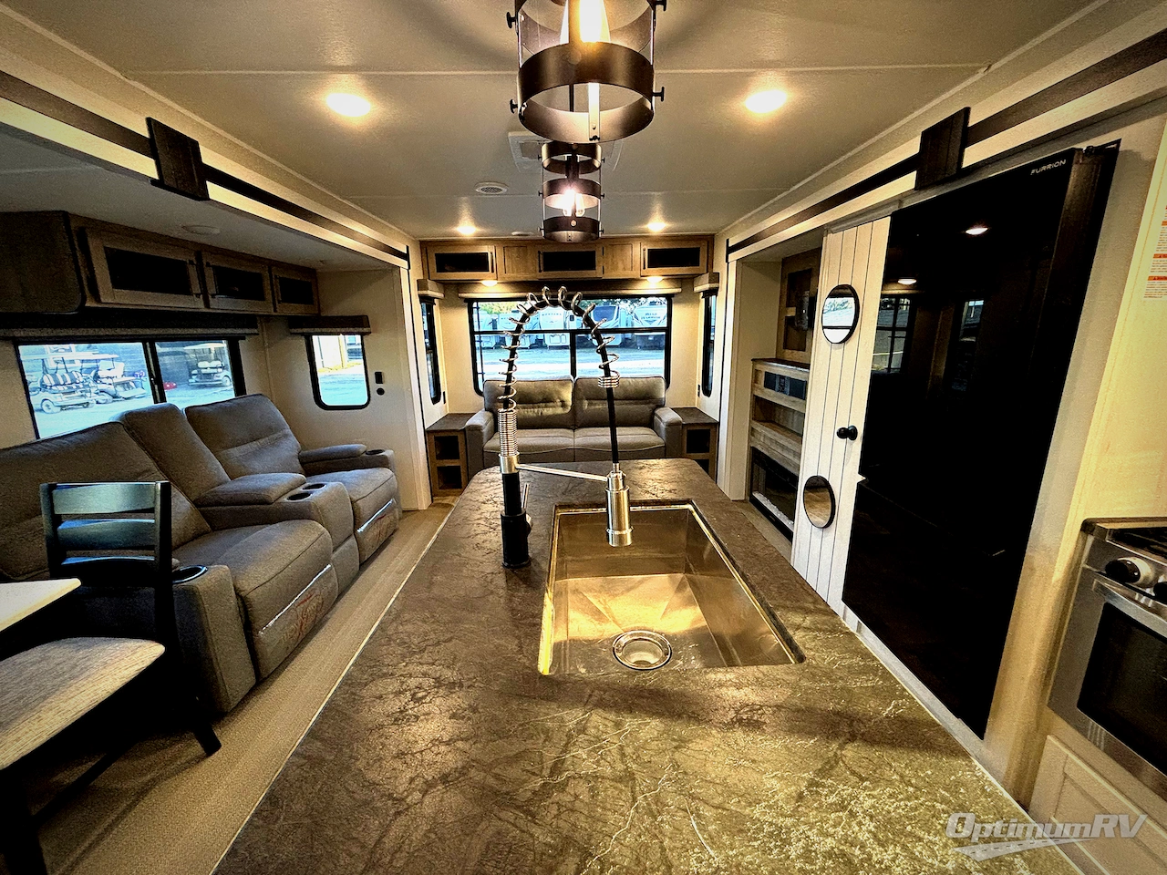 2024 Palomino Puma 31RLQS Photo 4