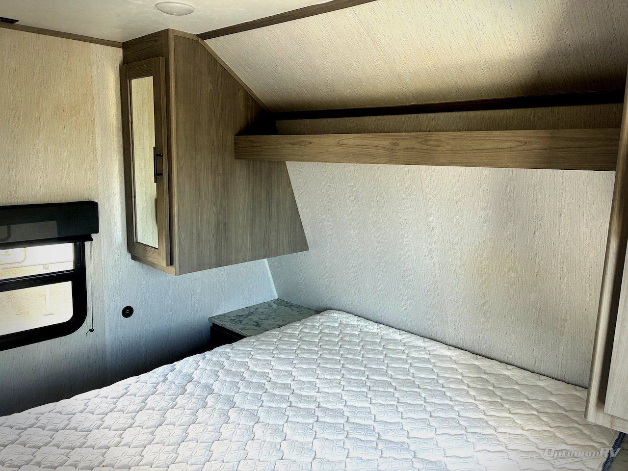 2022 Dutchmen Coleman Lantern Series 334BH Photo 9