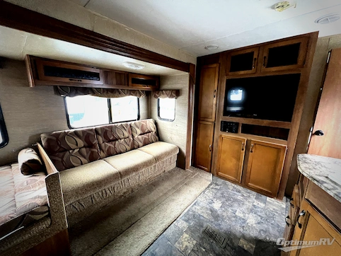 2015 Coachmen Catalina 303QBS RV Photo 2