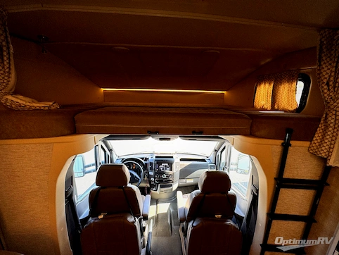 2018 Winnebago Navion 24D RV Photo 3