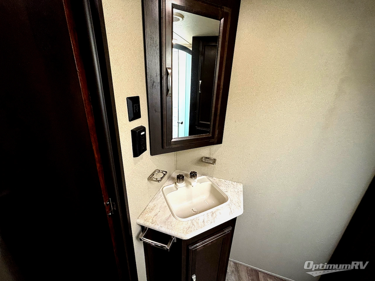 2017 Palomino Puma 297RLSS Photo 11