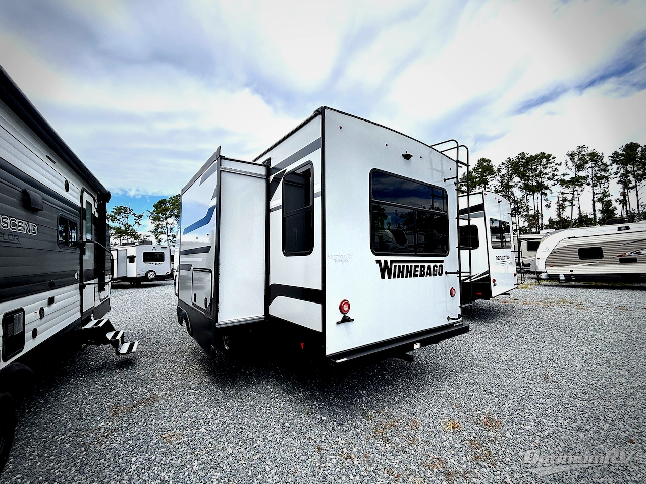 2024 Winnebago Towables Voyage V2730RL Photo 2