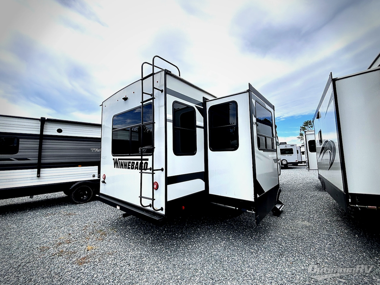 2024 Winnebago Towables Voyage V2730RL Photo 3