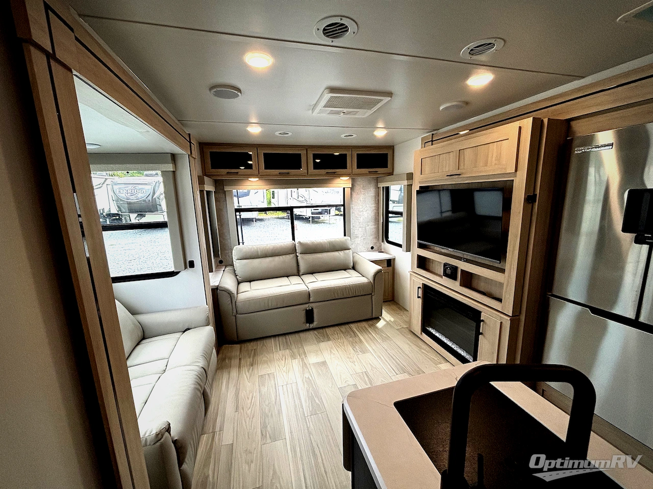 2024 Winnebago Towables Voyage V2730RL Photo 4