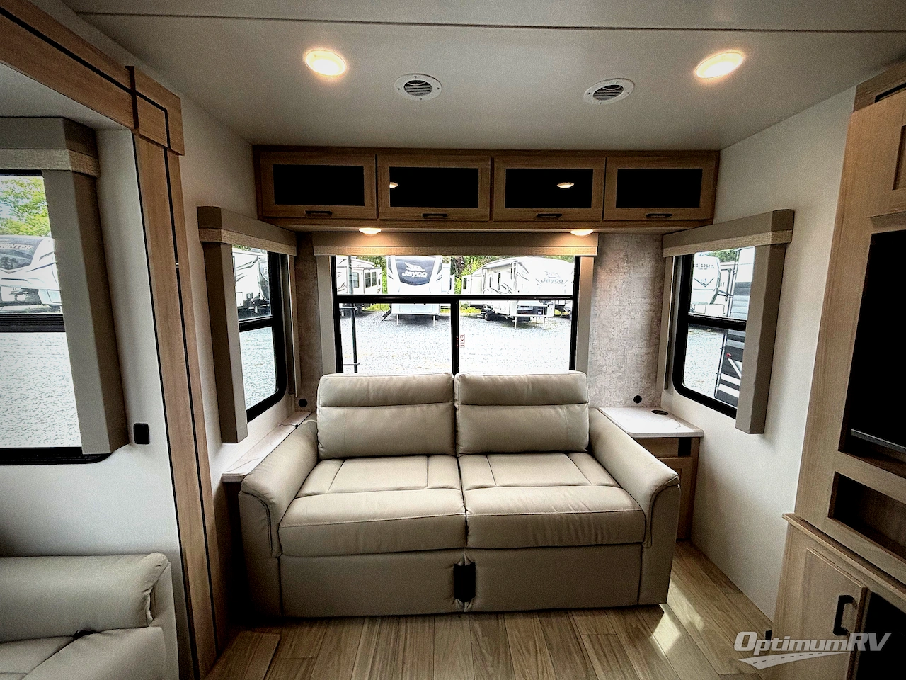 2024 Winnebago Towables Voyage V2730RL Photo 5