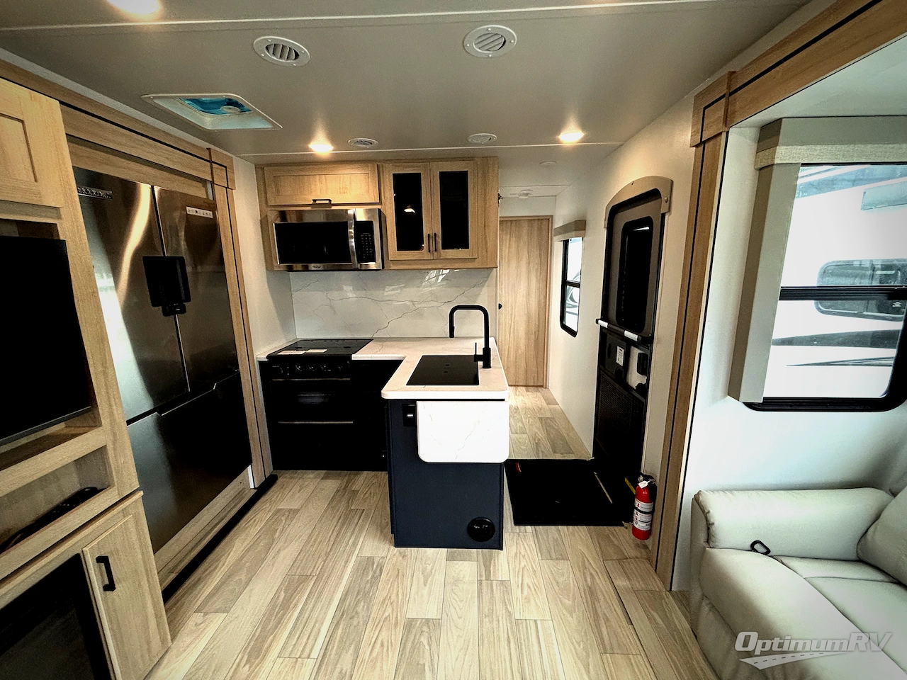 2024 Winnebago Towables Voyage V2730RL Photo 7