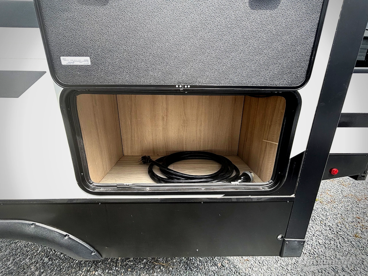 2024 Winnebago Towables Voyage V2730RL Photo 17