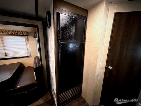 2017 Keystone Premier Ultra Lite 30RIPR RV Photo 3