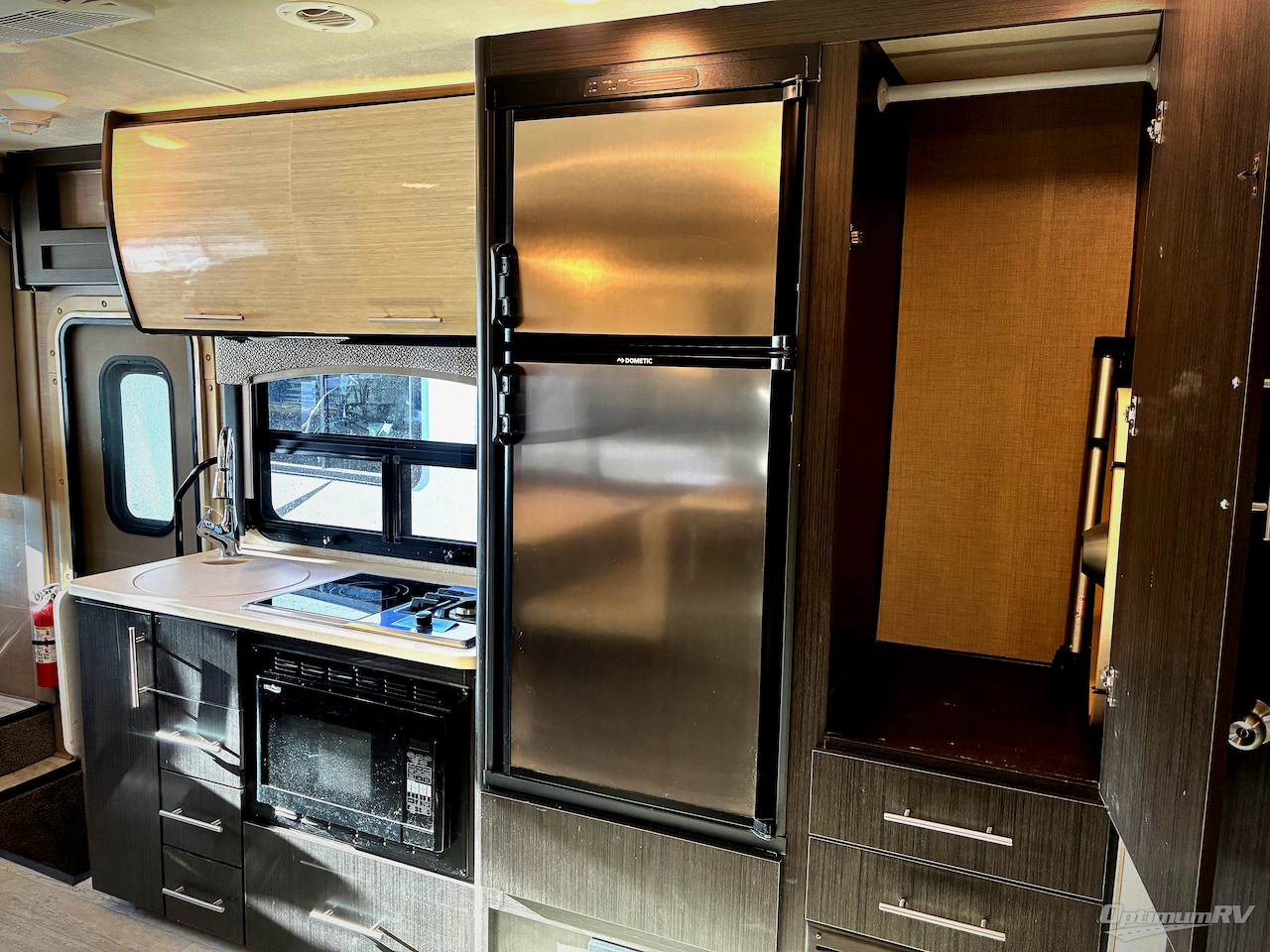 2019 Thor Vegas 25.6 Photo 15