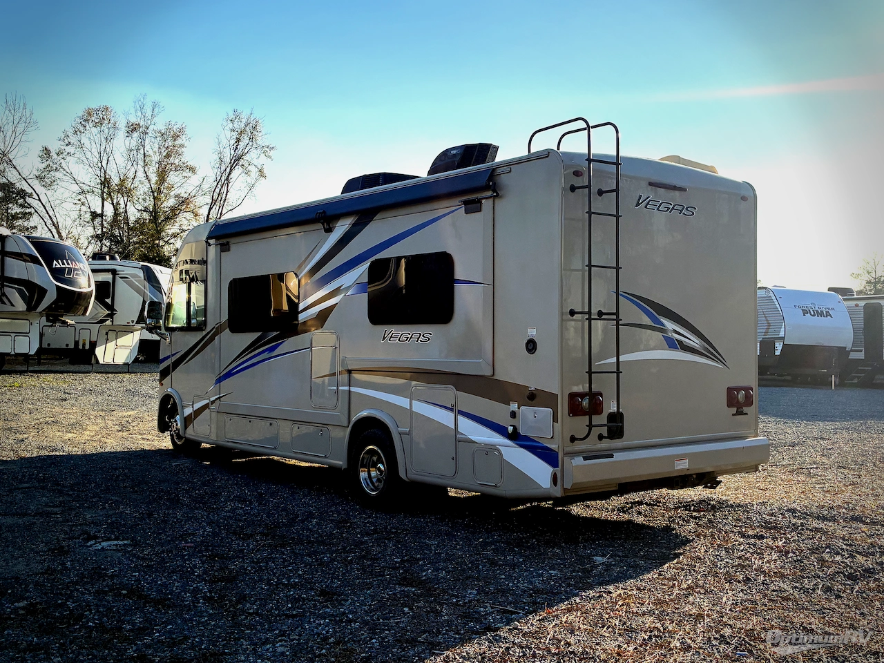 2019 Thor Vegas 25.6 Photo 3