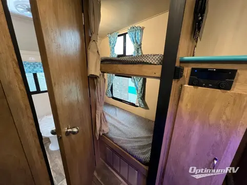 2023 Gulf Stream Vintage Cruiser 23BHS RV Photo 2