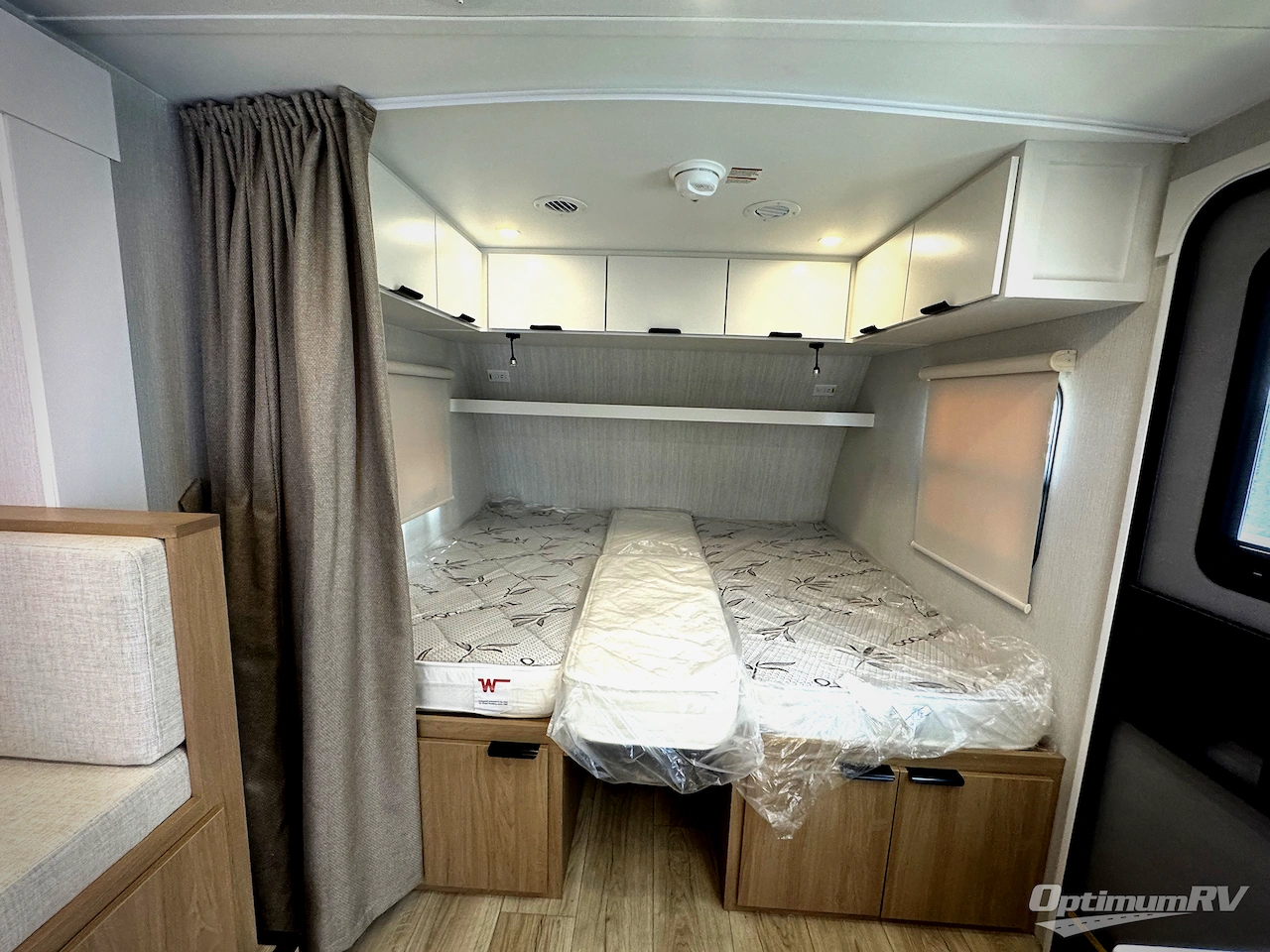 2027 Winnebago Micro Minnie 2108TB Photo 6