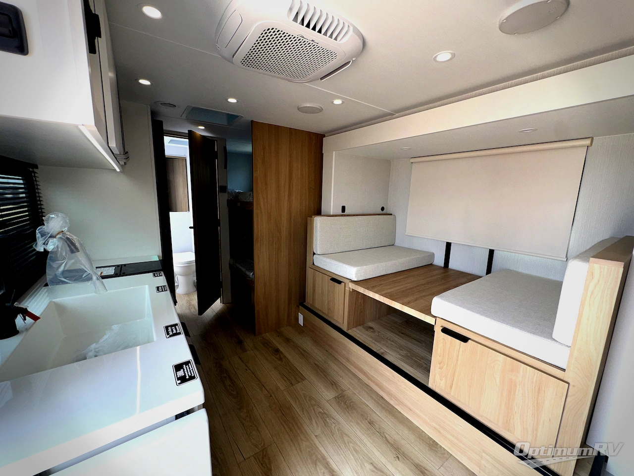 2027 Winnebago Micro Minnie 2200MBH Photo 4