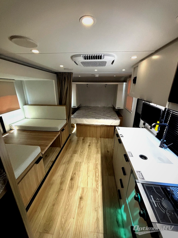 2027 Winnebago Micro Minnie 2200FBH Photo 6