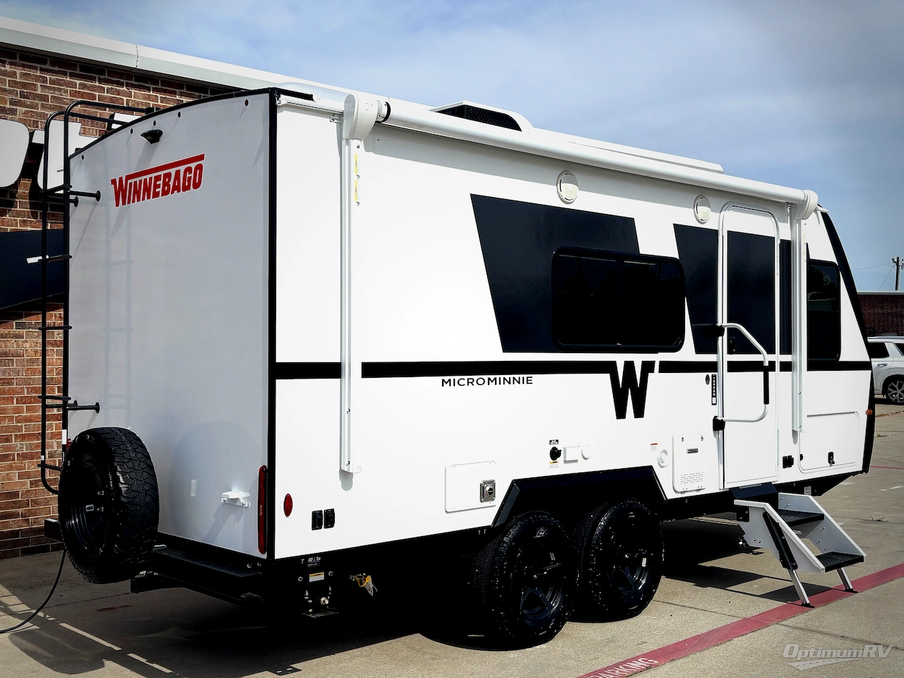 2027 Winnebago Micro Minnie 1800BH Photo 2