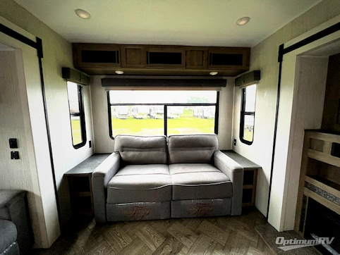 2022 Palomino Puma Destination 38RLQ RV Photo 2