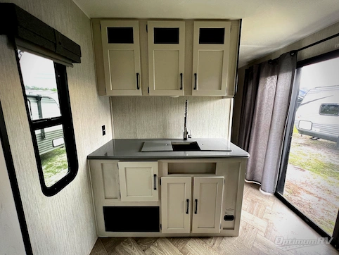 2022 Palomino Puma Destination 38RLQ RV Photo 3