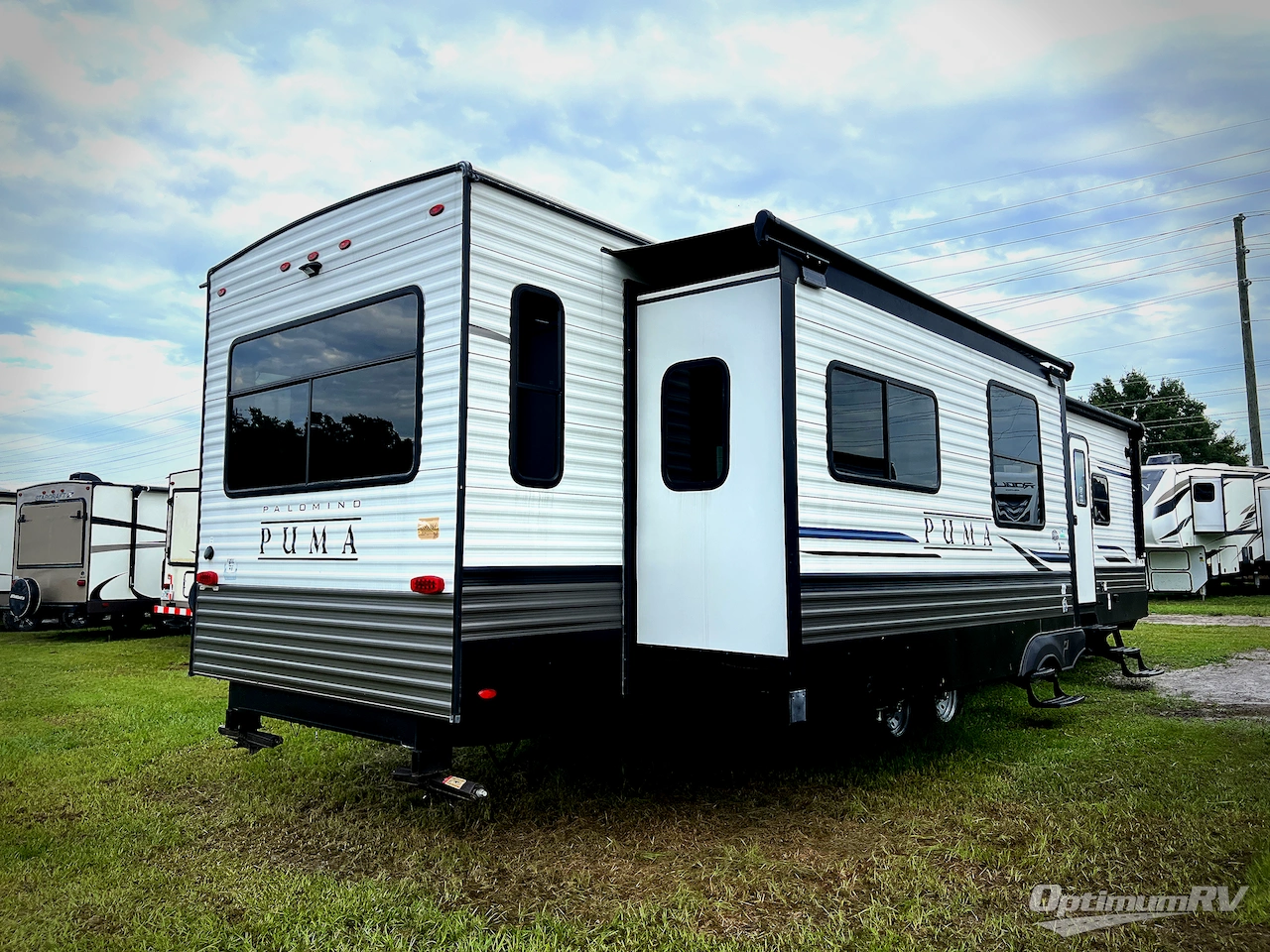 2022 Palomino Puma Destination 38RLQ Photo 3
