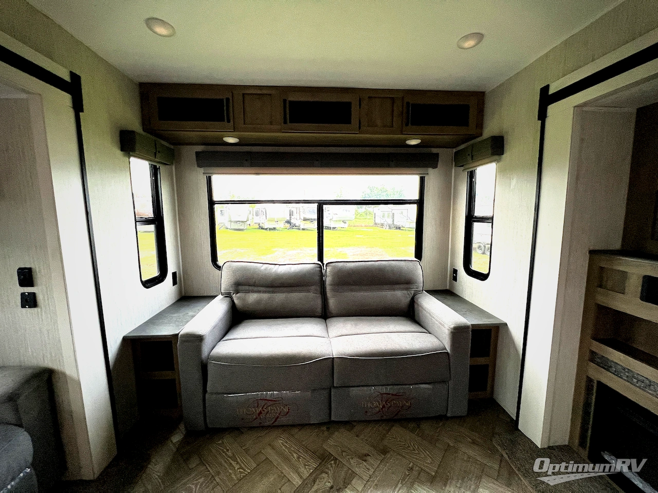 2022 Palomino Puma Destination 38RLQ Photo 7