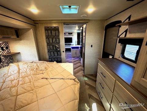 2024 CrossRoads Zinger ZR390DB RV Photo 4