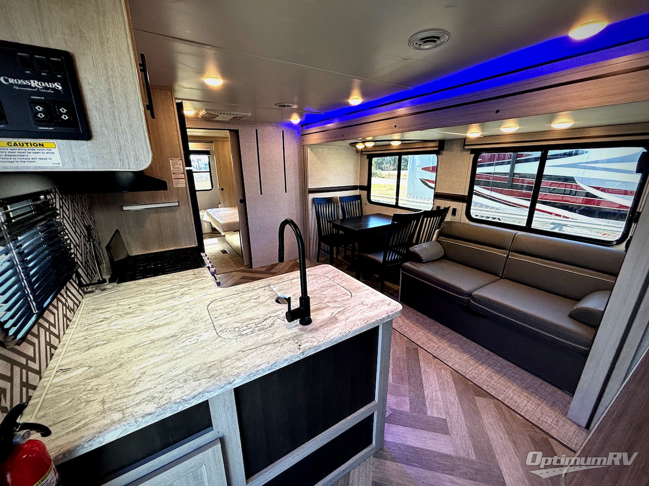 2024 CrossRoads Zinger ZR390DB Photo 4