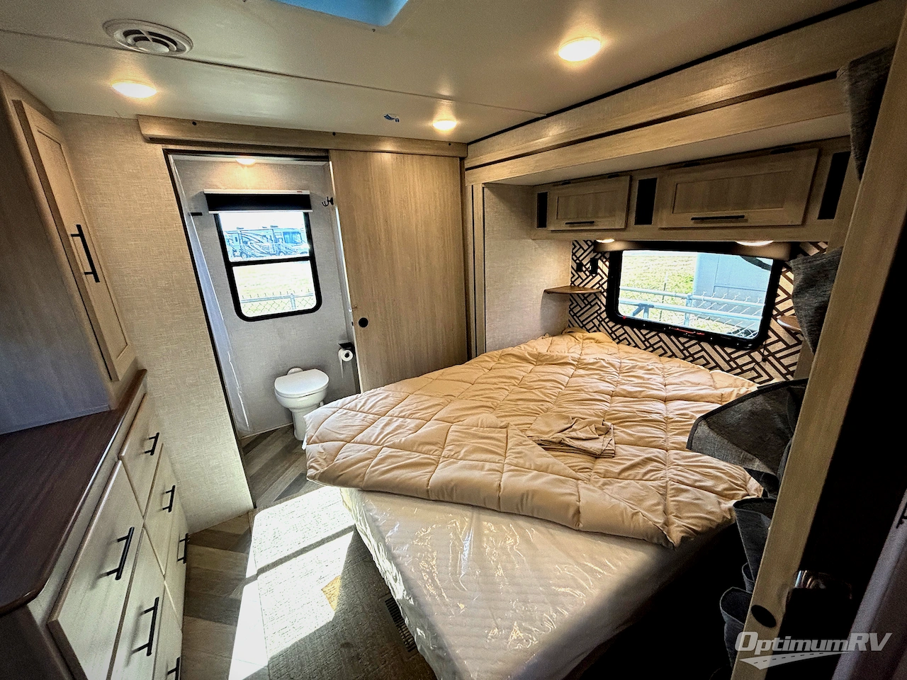 2024 CrossRoads Zinger ZR390DB Photo 10