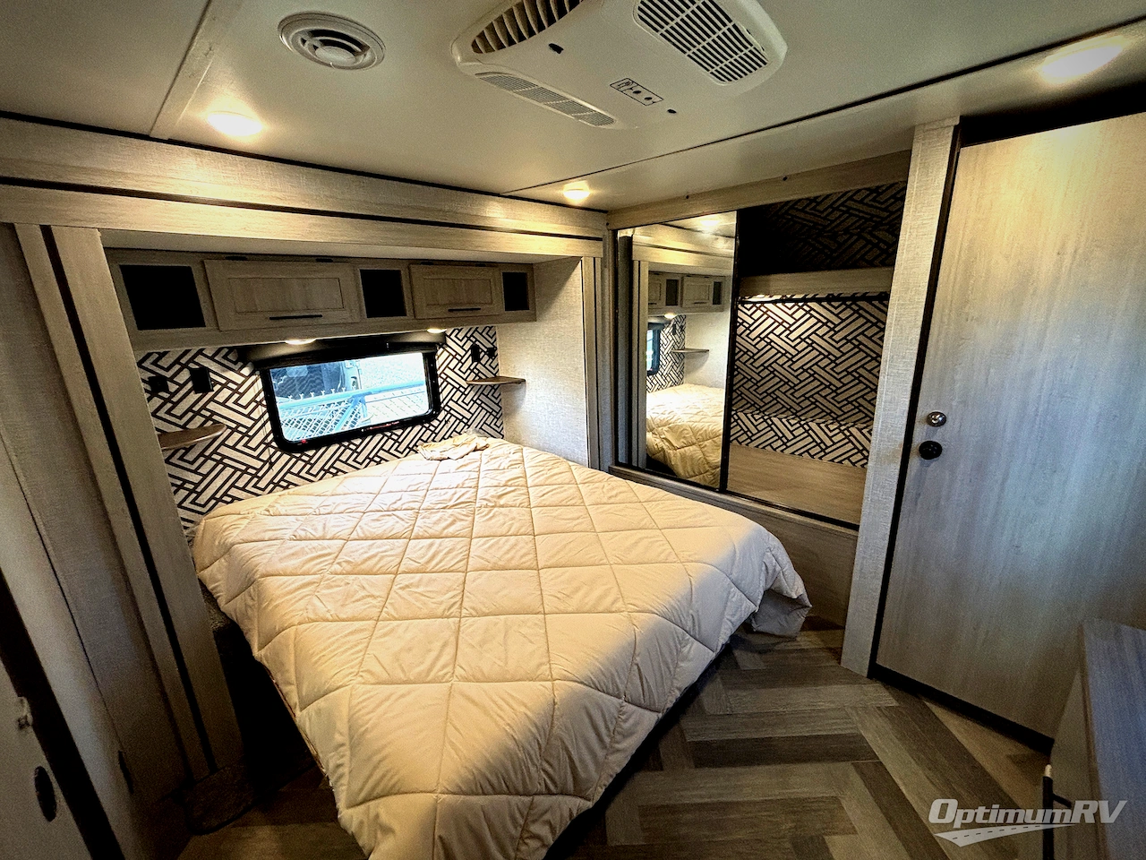 2024 CrossRoads Zinger ZR390DB Photo 14