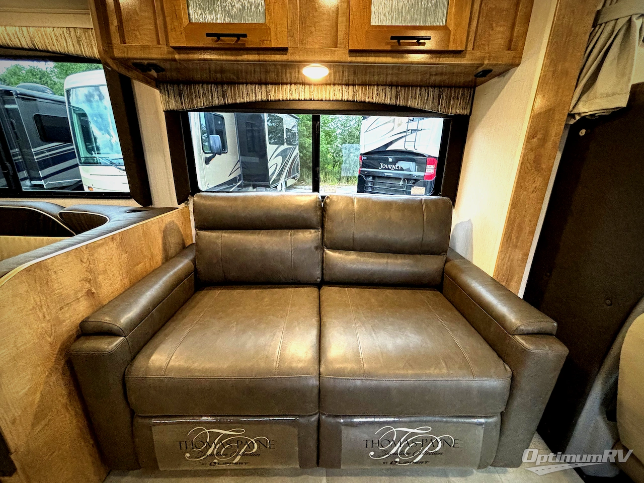 2022 Coachmen Leprechaun Premier 319MB Ford 450 Photo 10