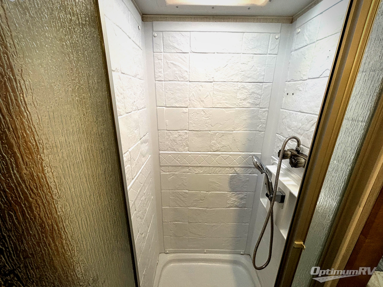 2022 Coachmen Leprechaun Premier 319MB Ford 450 Photo 15