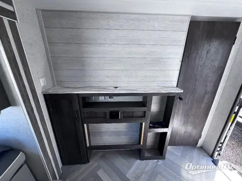 2021 Forest River Wildwood X-Lite 282QBXL RV Photo 3