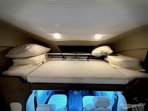 2019 Tiffin Wayfarer 25 RW RV Photo 4